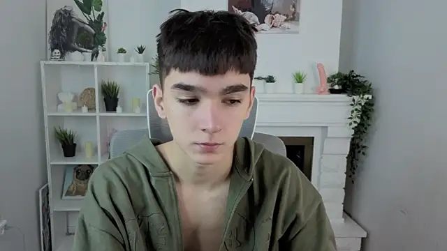 Snapshot of YamiTwink chatting on November 2025 08:44:01 PM YamiTwink online show from November 2025 08:44:01 PM