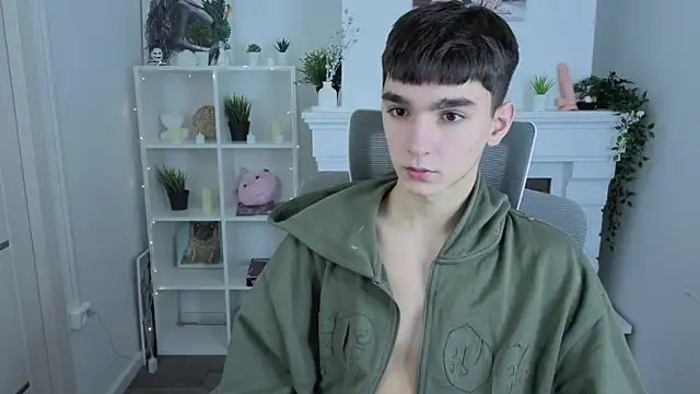 Snapshot of YamiTwink chatting on November 2025 08:35:02 PM YamiTwink online show from November 2025 08:35:02 PM