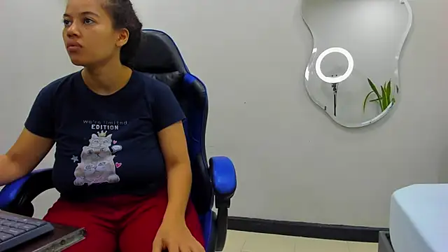 agata18  online show from January 2026 12:51:01 PM