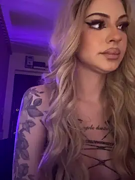 NovaPearl online show from November 2025 08:33:02 PM