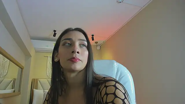 Snapshot of NahimiThompson chatting on April 2026 07:29:02 PM NahimiThompson online show from April 2026 07:29:02 PM