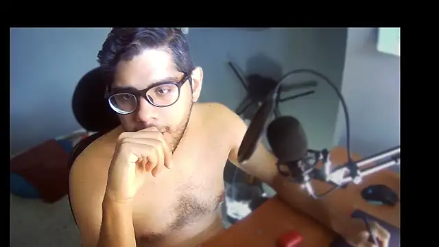 Snapshot of MoAntoMora chatting on November 2025 01:01:02 PM MoAntoMora online show from November 2025 01:01:02 PM