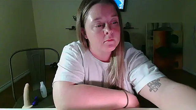 Artgirlie31 online show from November 2025 04:46:01 AM