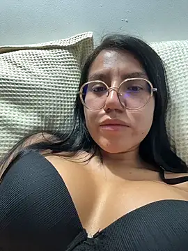 Snapshot of violetbunnyy1 chatting on December 2025 02:49:01 AM violetbunnyy1 online show from December 2025 02:49:01 AM