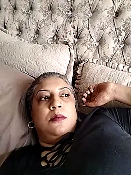 IndianLara online show from November 2025 10:47:01 AM