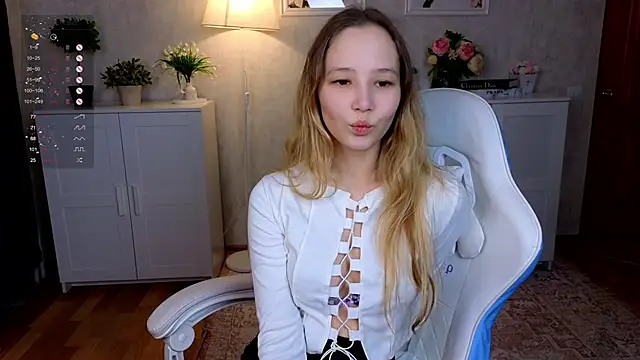 Snapshot of insaneinsomnia chatting on November 2025 09:10:02 AM insaneinsomnia online show from November 2025 09:10:02 AM