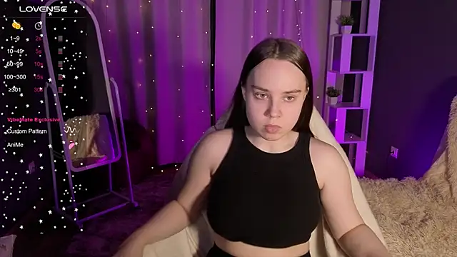 Snapshot of LunaDreeam chatting on November 2025 03:01:02 PM LunaDreeam online show from November 2025 03:01:02 PM