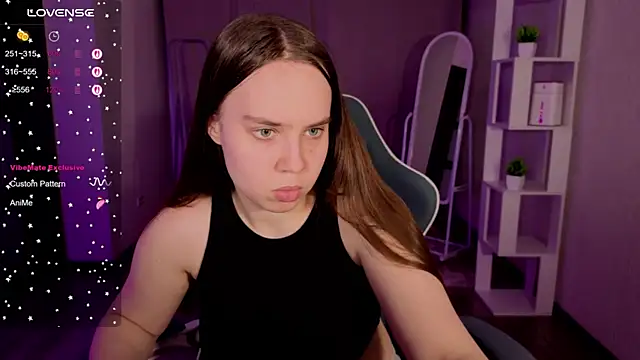 Snapshot of LunaDreeam chatting on November 2025 03:34:02 PM LunaDreeam online show from November 2025 03:34:02 PM