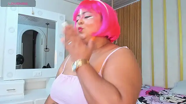 Snapshot of Hanna_curvy_ chatting on October 2025 11:29:01 AM Hanna curvy online show from October 2025 11:29:01 AM