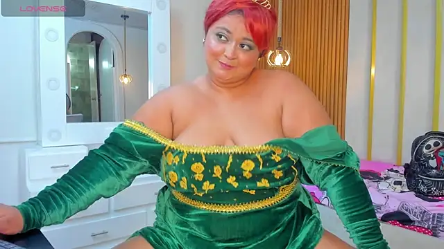 Snapshot of Hanna_curvy_ chatting on October 2025 11:58:01 AM Hanna curvy online show from October 2025 11:58:01 AM