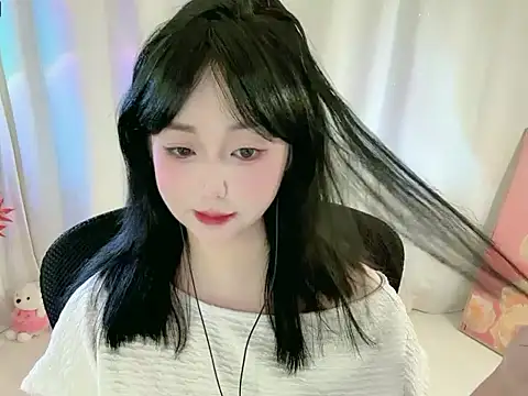 Clover zizi online show from December 2025 07:31:01 PM