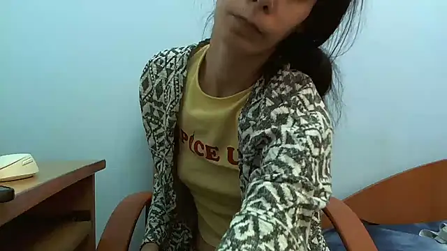 andreea713 online show from March 2026 01:38:01 PM