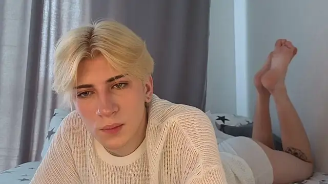 Snapshot of Oliver_star_boy_ chatting on May 2026 08:44:02 AM Oliver star boy online show from May 2026 08:44:02 AM