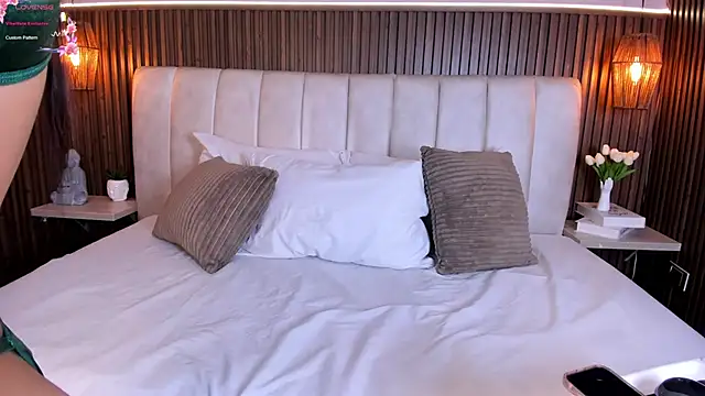 AmyColman  online show from April 2026 11:52:01 AM