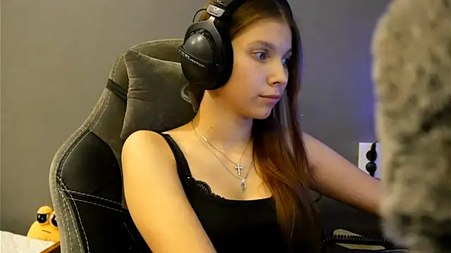 Snapshot of Softixq chatting on December 2025 07:53:02 PM Softixq online show from December 2025 07:53:02 PM