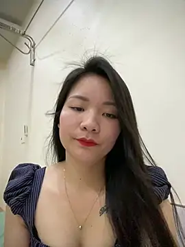 Bee Yellow00 online show from March 2026 04:25:01 AM