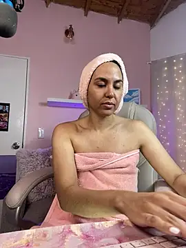 Snapshot of VenusIsLove_ chatting on February 2025 12:19:02 AM VenusIsLove online show from February 2025 12:19:02 AM