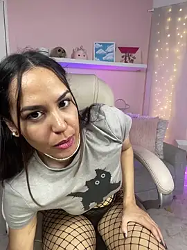 Snapshot of VenusIsLove_ chatting on February 2025 09:16:02 PM VenusIsLove online show from February 2025 09:16:02 PM