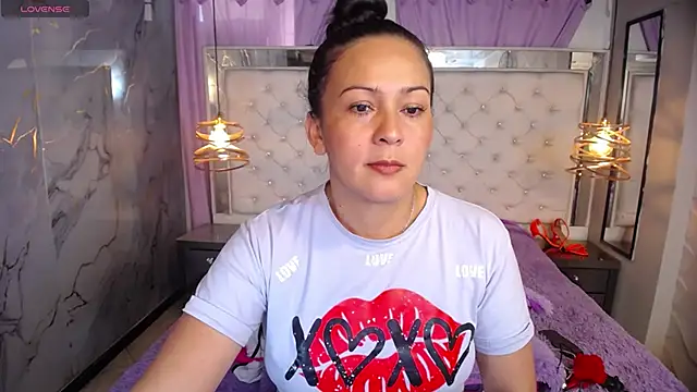 Melissa-roberts online show from November 2025 07:16:02 PM