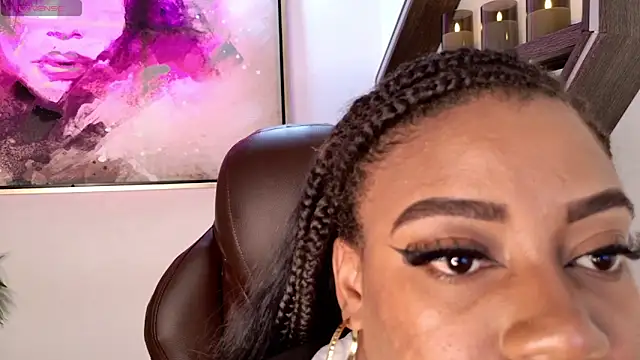 Snapshot of loana_vegas chatting on October 2025 04:09:02 PM loana vegas online show from October 2025 04:09:02 PM