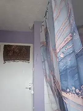 Snapshot of BubblesLovexox chatting on November 2025 01:39:01 PM BubblesLovexox online show from November 2025 01:39:01 PM