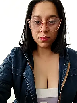 Caroline-17 online show from November 2025 12:40:02 PM