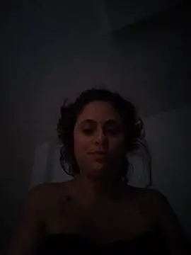 Caroline Jons online show from November 2025 03:01:02 PM