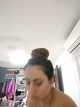 Caroline Jons online show from December 2025 12:25:02 PM