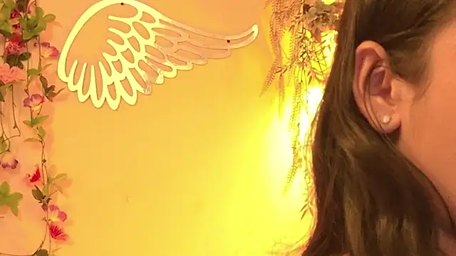 ISA NIXON online show from April 2026 10:25:02 PM