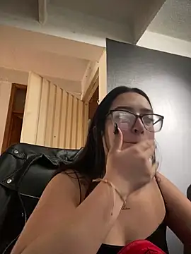 Kloe Novoa online show from February 2026 01:26:02 PM