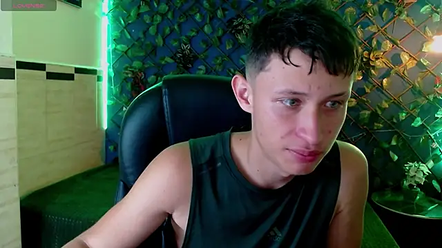 Garuo 18 online show from December 2025 06:59:02 PM