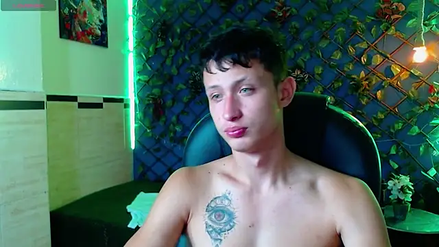 Garuo 18 online show from December 2025 02:07:02 AM