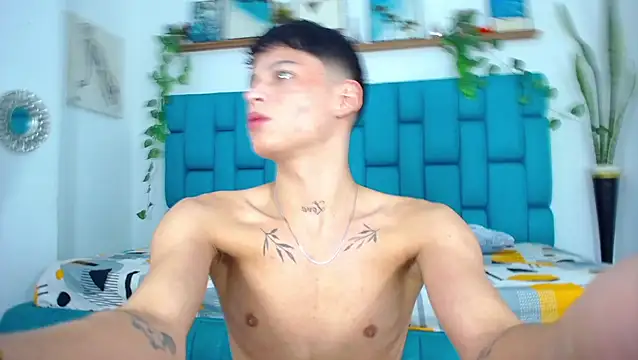 Snapshot of Hot_Boys_Latinos_X chatting on November 2025 10:01:02 PM Hot Boys Latinos X online show from November 2025 10:01:02 PM