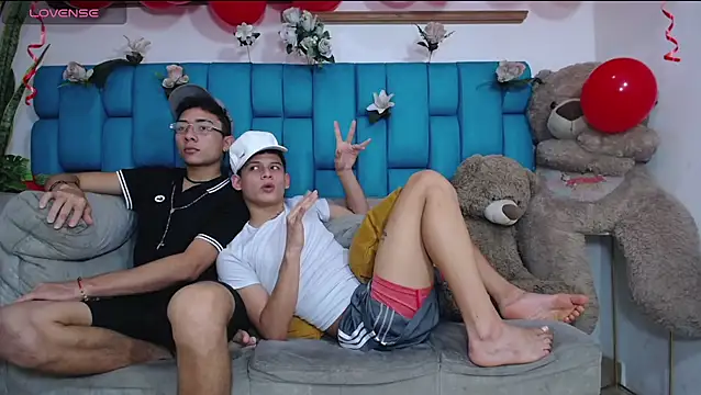 Hot Boys Latinos X online show from February 2026 06:59:02 PM