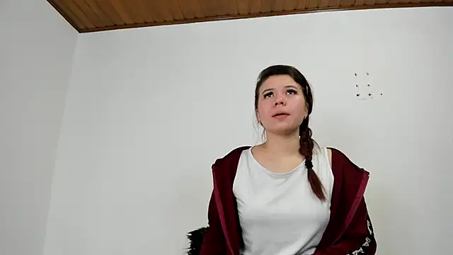 Snapshot of Vanessa_Martinz chatting on October 2025 12:17:02 PM Vanessa Martinz online show from October 2025 12:17:02 PM