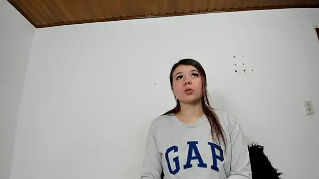 Snapshot of Vanessa_Martinz chatting on November 2025 12:15:02 PM Vanessa Martinz online show from November 2025 12:15:02 PM