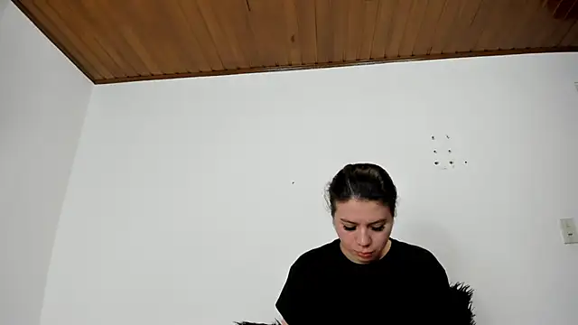 Snapshot of Vanessa_Martinz chatting on November 2025 12:26:01 PM Vanessa Martinz online show from November 2025 12:26:01 PM