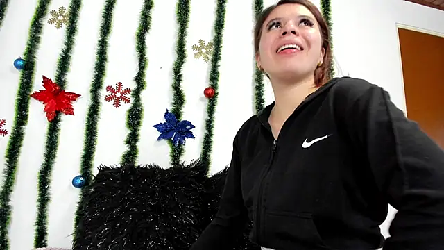 Snapshot of Vanessa_Martinz chatting on November 2025 12:16:01 PM Vanessa Martinz online show from November 2025 12:16:01 PM