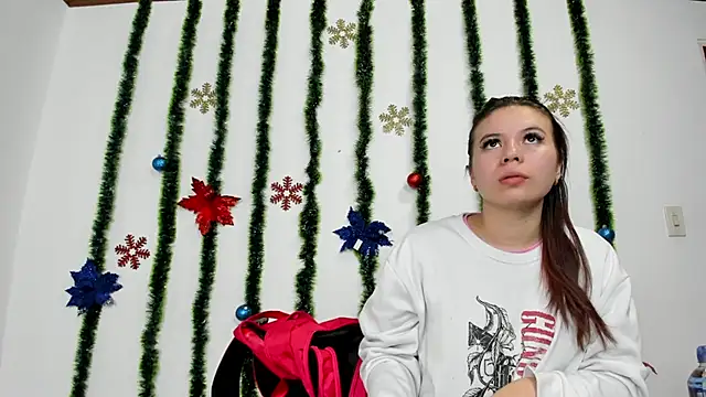 Snapshot of Vanessa_Martinz chatting on November 2025 12:26:01 PM Vanessa Martinz online show from November 2025 12:26:01 PM