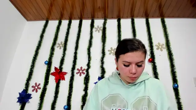 Snapshot of Vanessa_Martinz chatting on November 2025 12:27:01 PM Vanessa Martinz online show from November 2025 12:27:01 PM