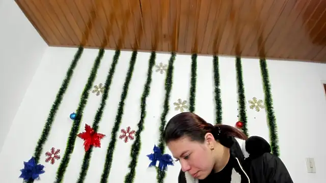 Snapshot of Vanessa_Martinz chatting on November 2025 12:16:02 PM Vanessa Martinz online show from November 2025 12:16:02 PM