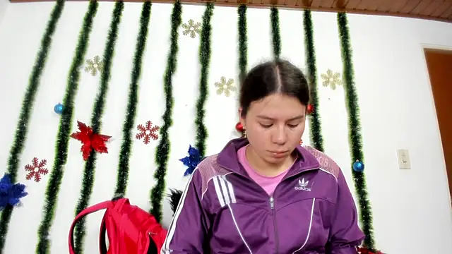 Snapshot of Vanessa_Martinz chatting on November 2025 12:06:01 PM Vanessa Martinz online show from November 2025 12:06:01 PM