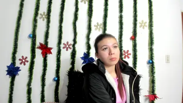 Snapshot of Vanessa_Martinz chatting on December 2025 12:10:01 PM Vanessa Martinz online show from December 2025 12:10:01 PM