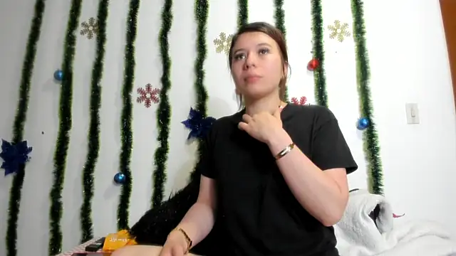 Snapshot of Vanessa_Martinz chatting on December 2025 12:42:02 PM Vanessa Martinz online show from December 2025 12:42:02 PM