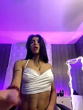 MAIILY TAY online show from November 2025 12:33:02 PM