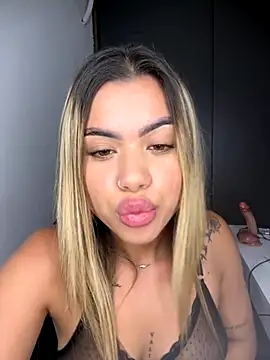 Snapshot of Alanna-foxx chatting on October 2025 03:10:02 AM Alanna-foxx online show from October 2025 03:10:02 AM