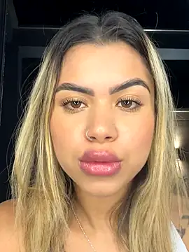 Snapshot of Alanna-foxx chatting on October 2025 12:13:01 AM Alanna-foxx online show from October 2025 12:13:01 AM