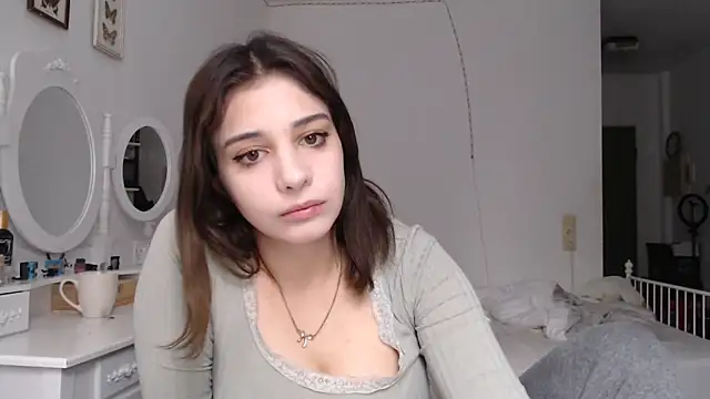 Snapshot of bellefleurrr chatting on June 2026 04:01:01 PM bellefleurrr online show from June 2026 04:01:01 PM