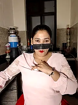 Heena-143 online show from April 2026 05:04:02 PM