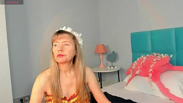 Carla Vogue online show from November 2025 03:49:02 AM